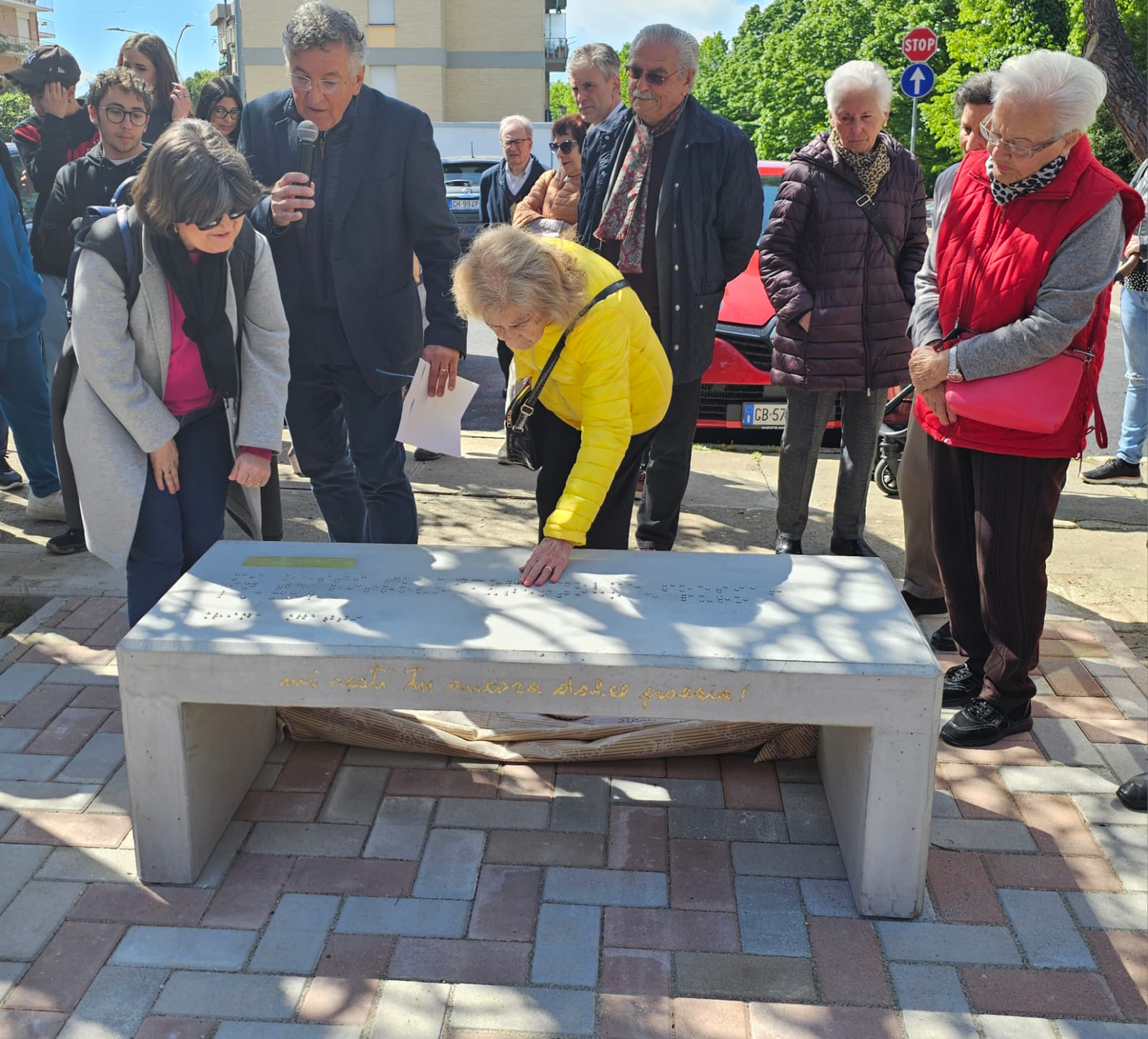 Rina Gatti 100 – Inaugurato il nuovo arredo urbano della piazzetta dedicata alla scrittrice contadina