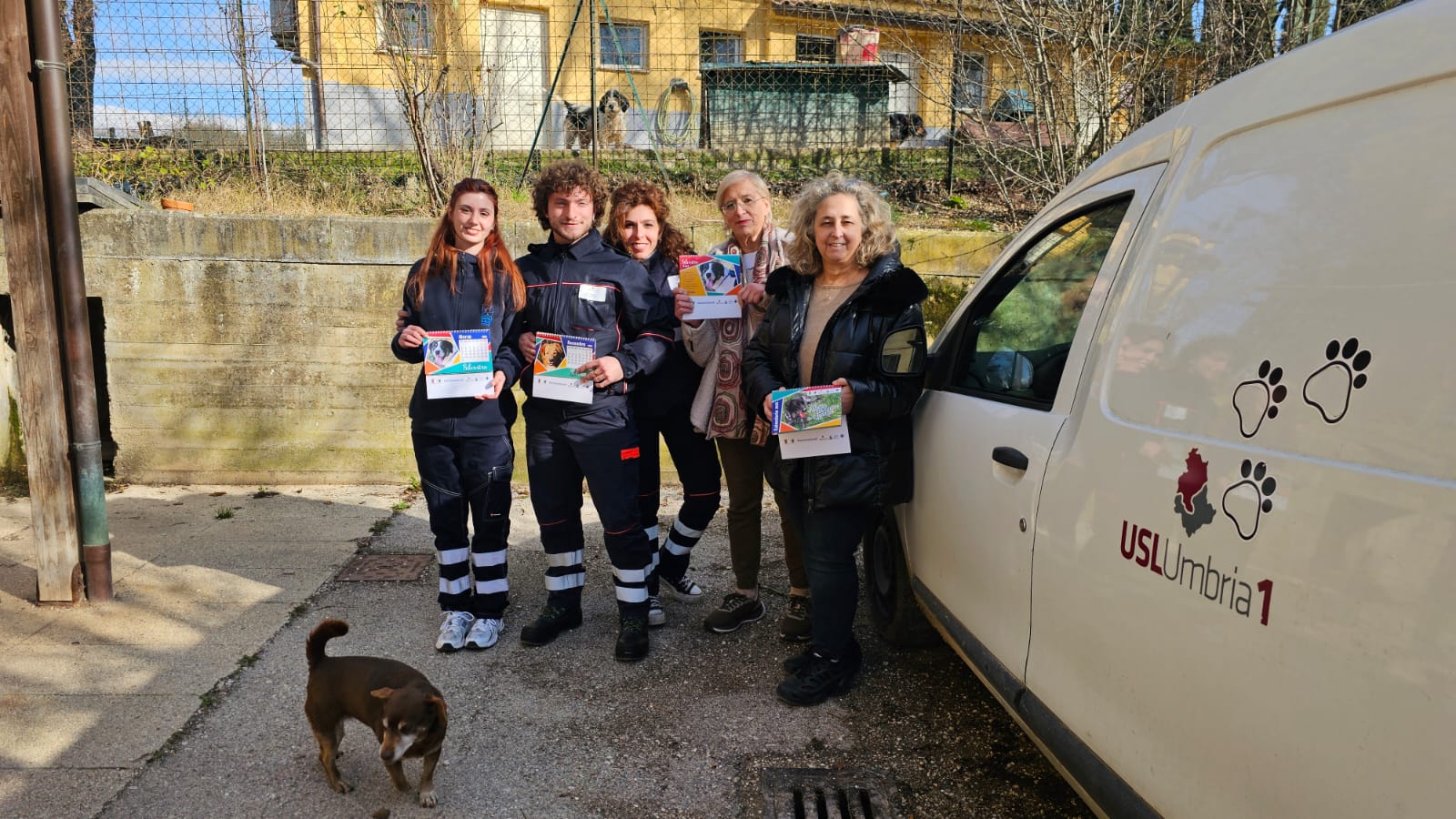 Amici animali - Consegnati i calendari dello Sportello a 4 Zampe della Provincia al Canile sanitario di Collestrada