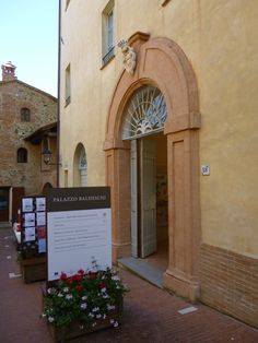 L'ingresso di Palazzo Baldeschi