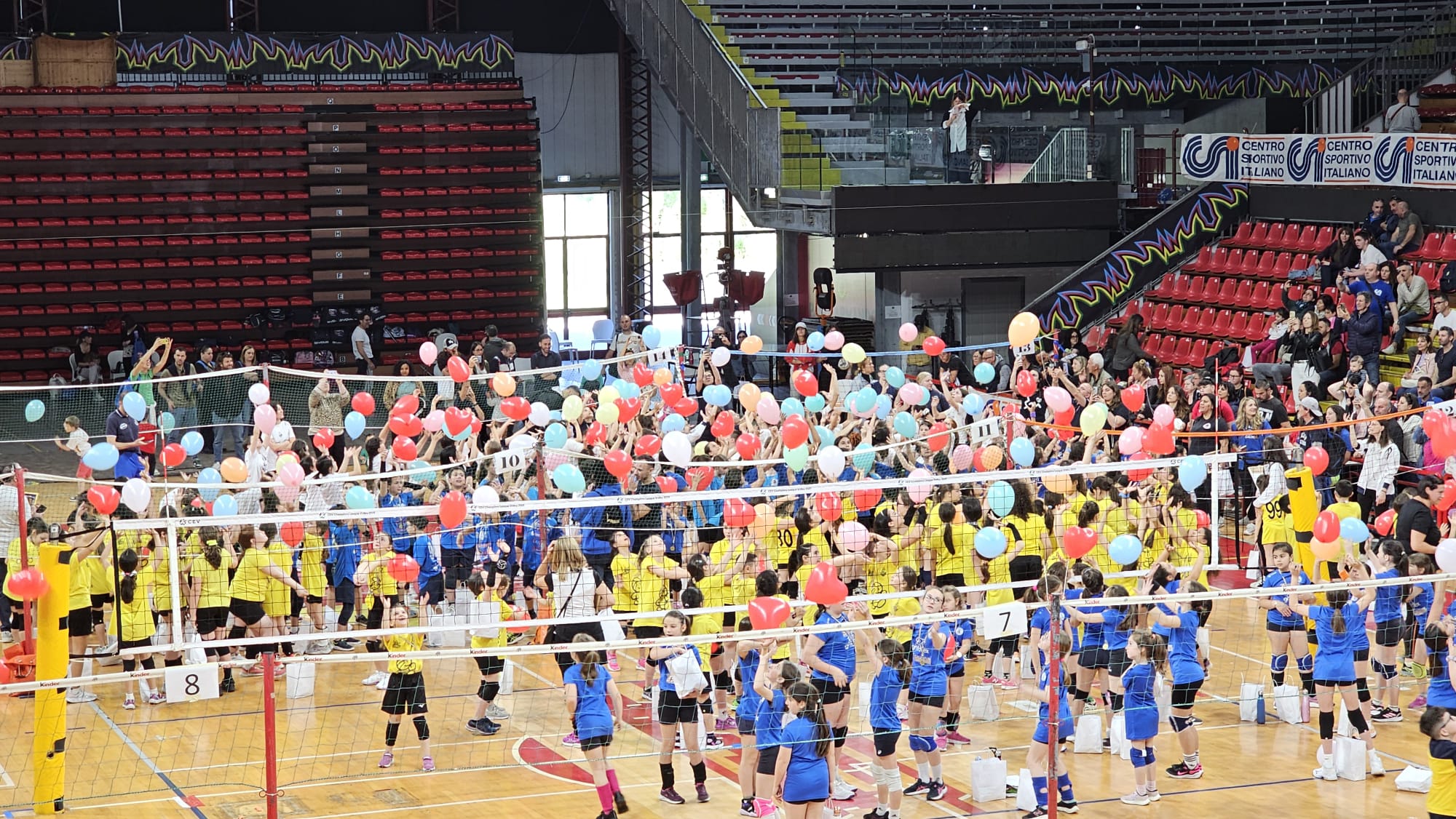 Sport – Oltre 600 giovani atleti al PalaBarton per il gran finale del Circuito Minivolley CSI Perugia