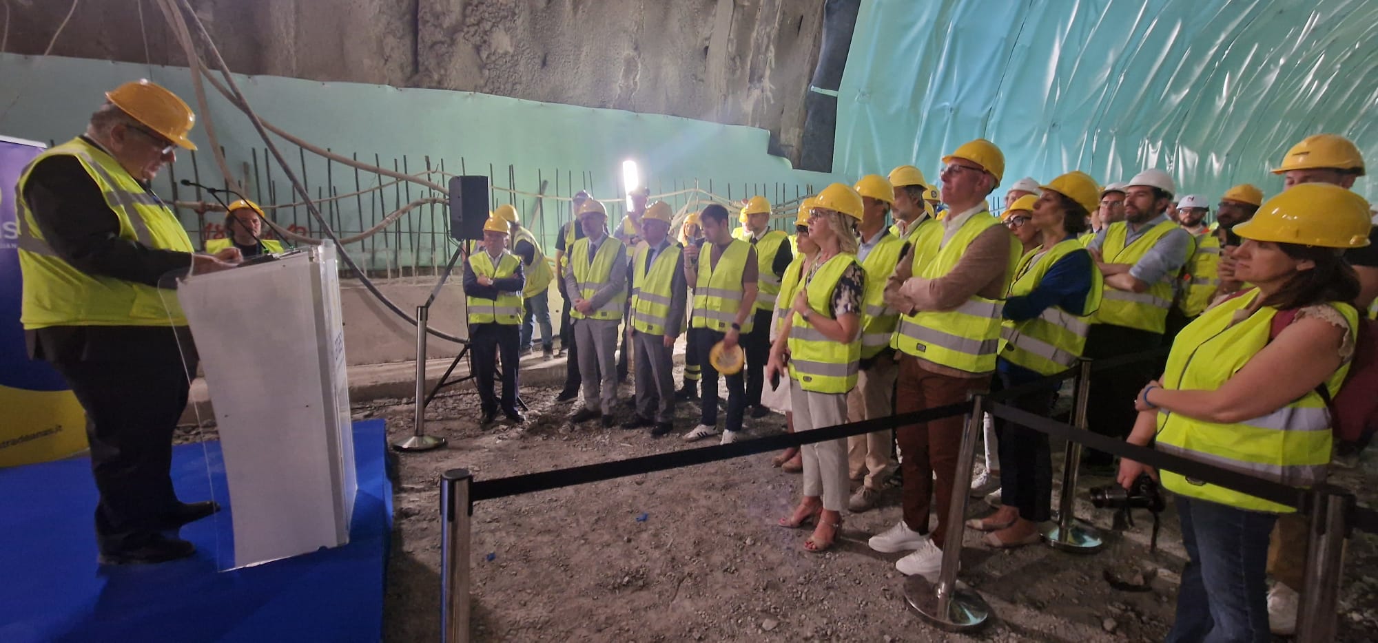 Valfabbrica - Abbattuto l’ultimo diaframma di una delle gallerie che interessano il raddoppio della Perugia-Ancona
