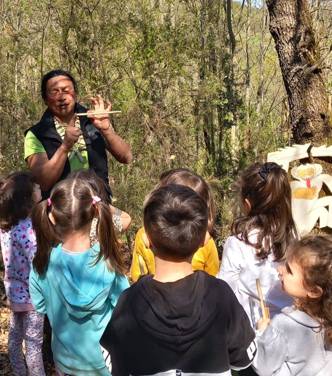 Piegaro – L’Amazzonia in classe con lo “sciamano” Reginaldo Fontes Vaz