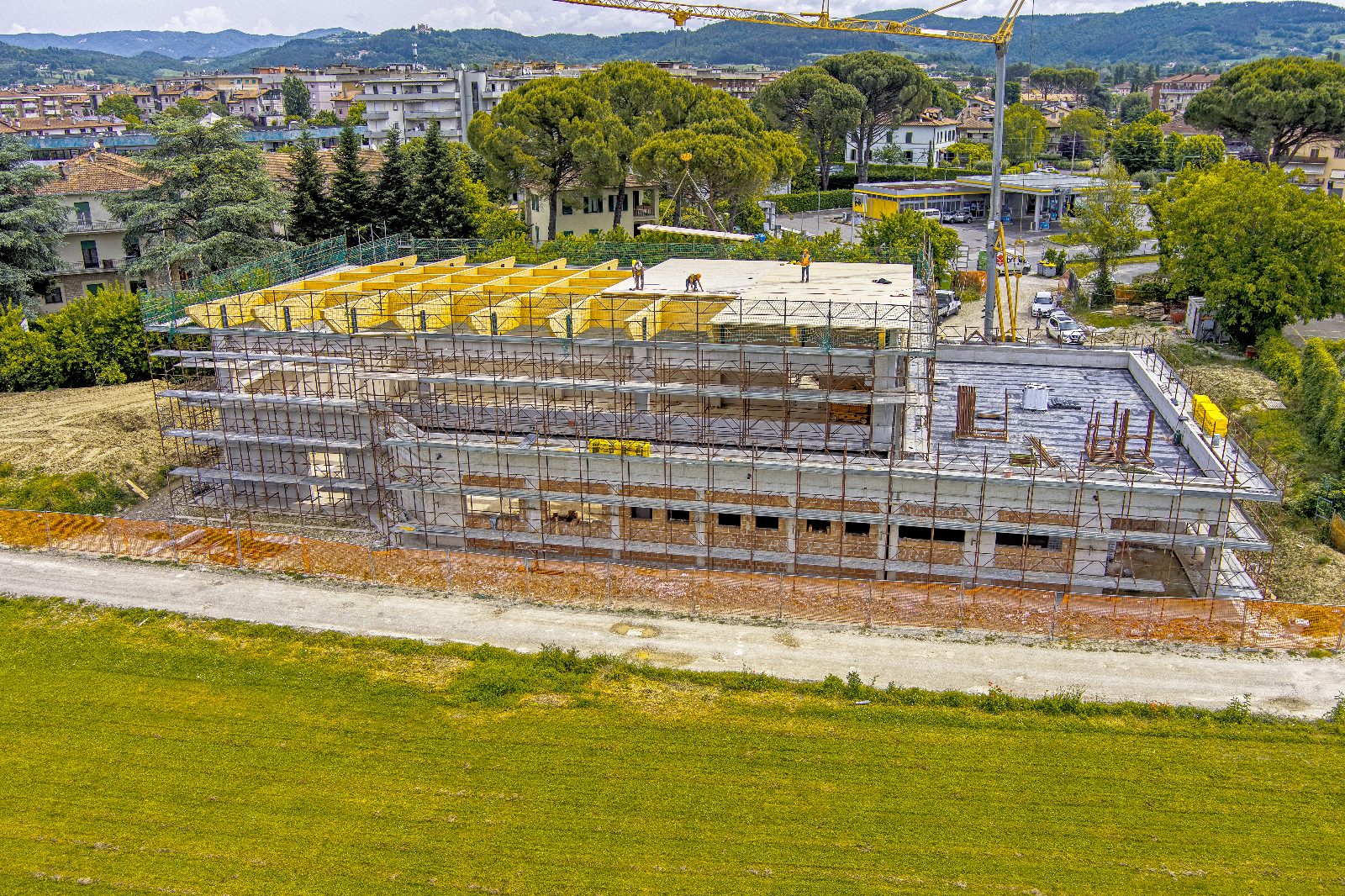 Immagine dei lavori di realizzazione della nuova palestra per gli istituti di istruzione secondaria di Città di Castello