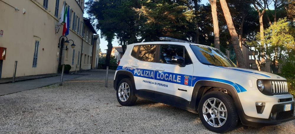 Macchina polizia provinciale 