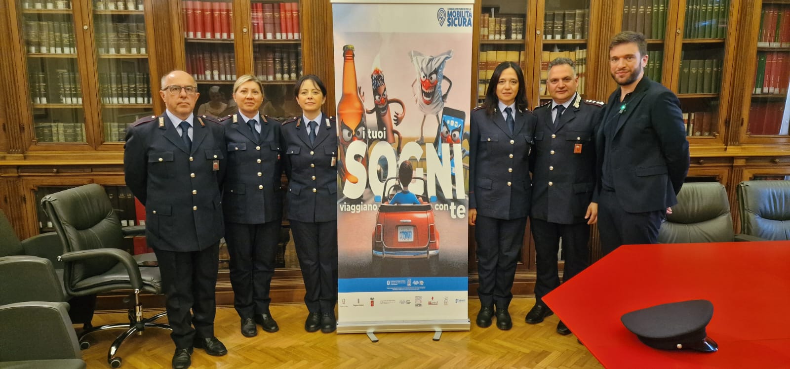 Foto di gruppo della presentazione del progetto di  Foto di gruppo della presentazione del progetto di