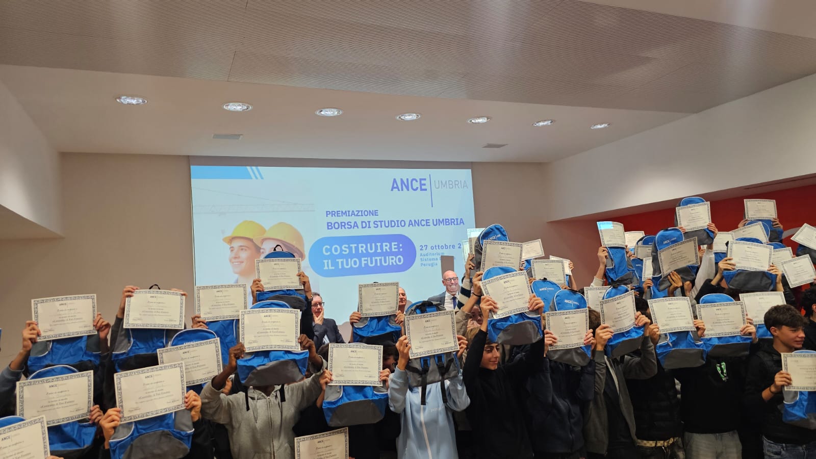 A Perugia la cerimonia di consegna delle borse di studio ANCE agli studenti CAT A Perugia la cerimonia di consegna delle borse di studio ANCE agli studenti CAT