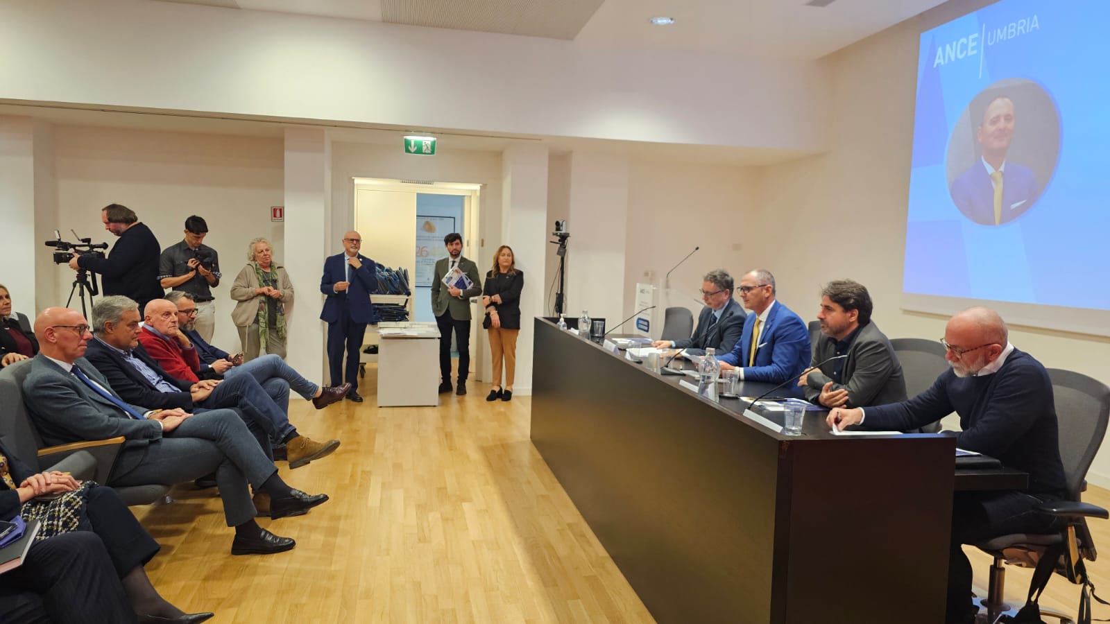 Foto della cerimonia di consegna delle borse di studio ANCE agli studenti CAT Foto della cerimonia di consegna delle borse di studio ANCE agli studenti CAT