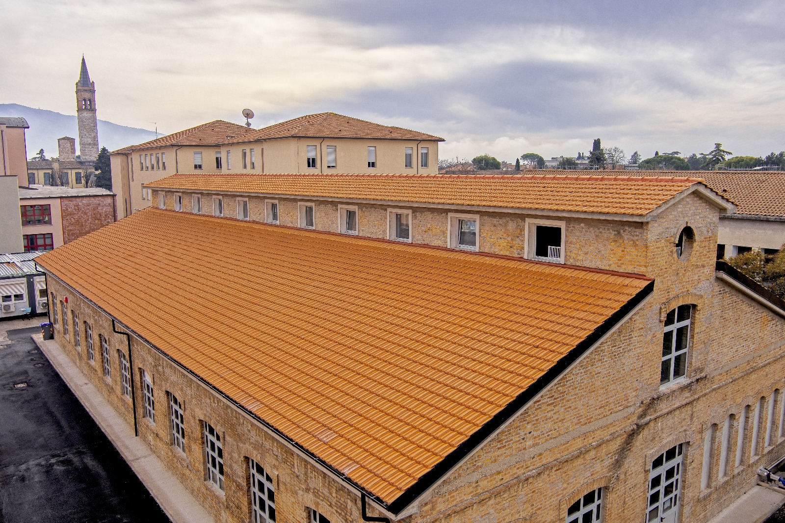 L'edificio  L'edificio