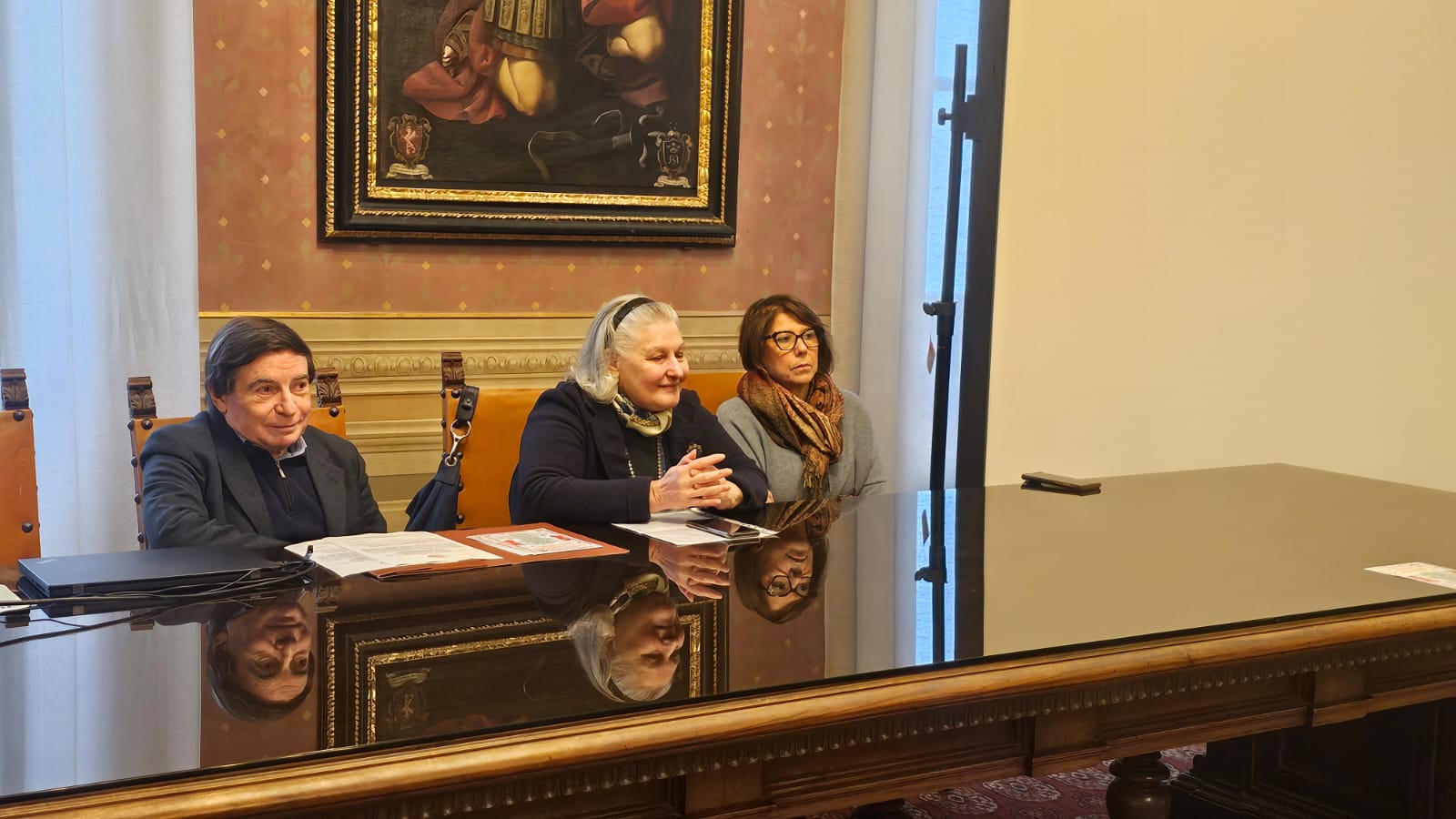 La solidarietà torna nel cuore di Perugia: presentata in Provincia la quinta edizione del “Mercatino di Natale in Rocca”