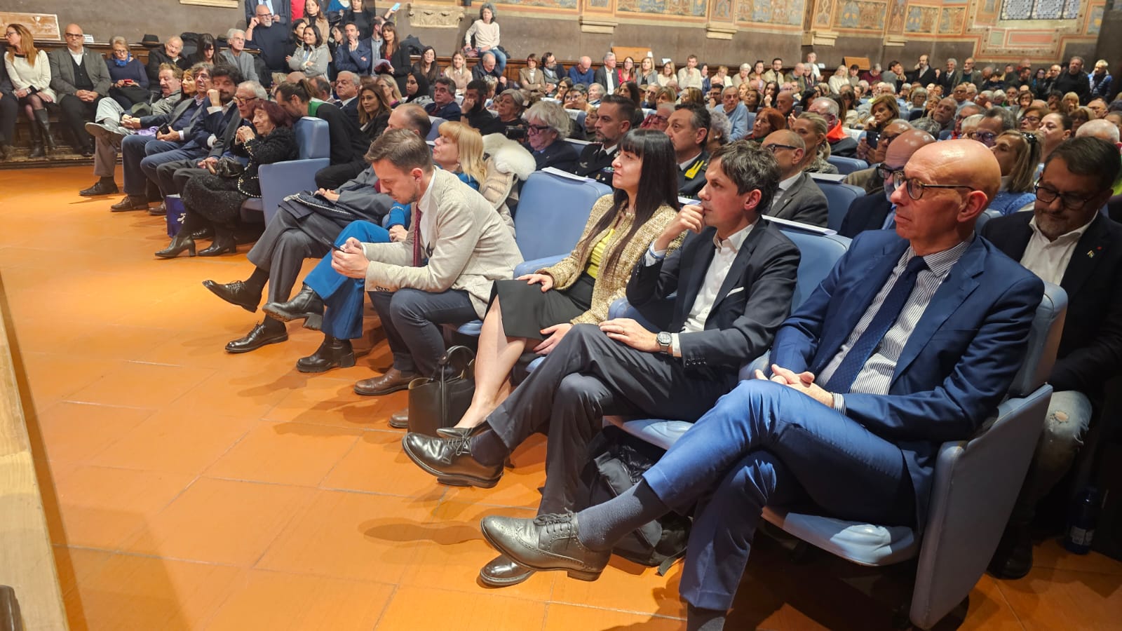 Immagine della cerimonia di conferimento della cittadinanza onoraria a Mirella Alloisio