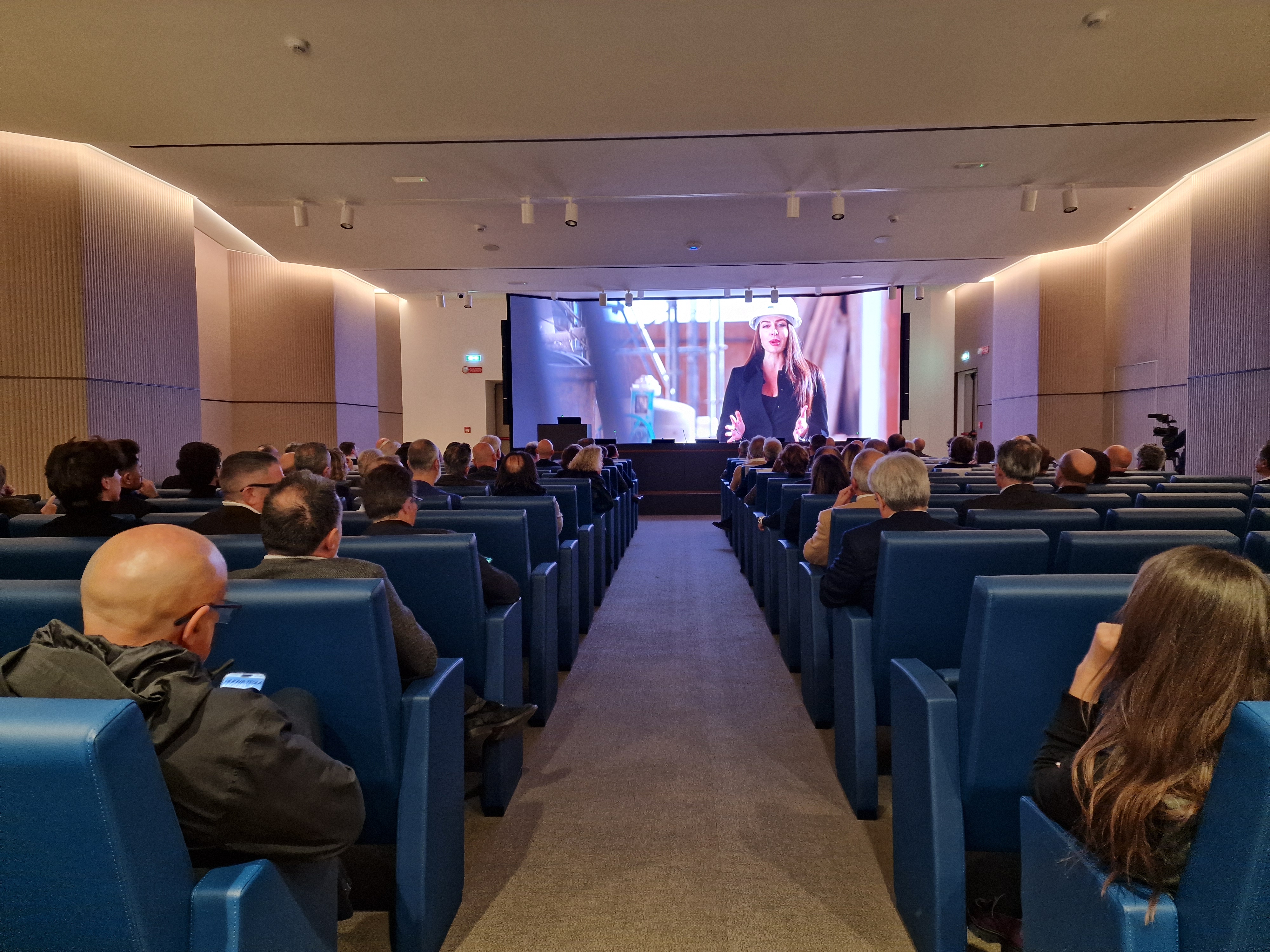 “Guardiamo al futuro: la consapevolezza - Oltre il PNRR: criticità, sfide e opportunità”