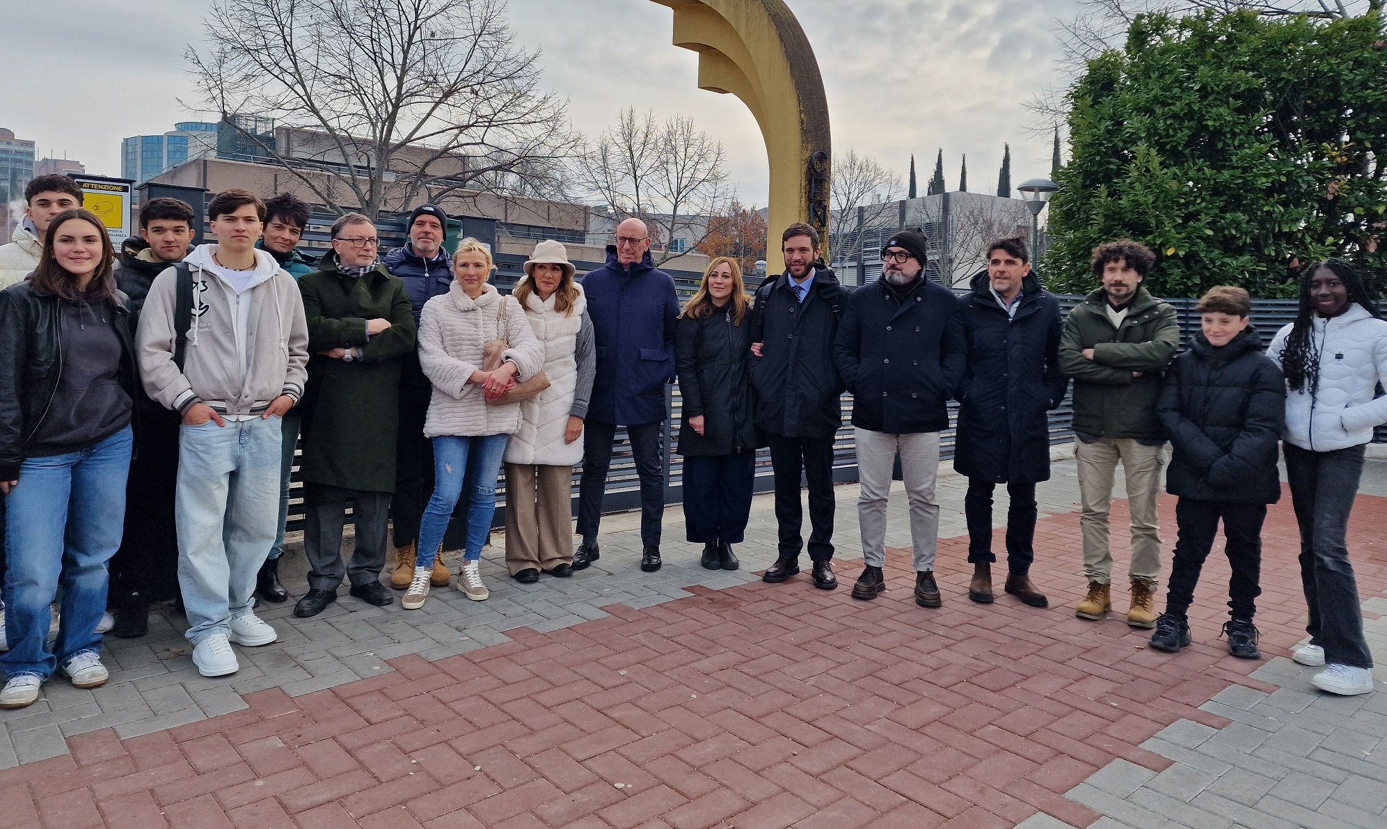 Polo scolastico Centova - Inaugurati sei nuovi stalli per autobus extraurbani Polo scolastico Centova - Inaugurati sei nuovi stalli per autobus extraurbani