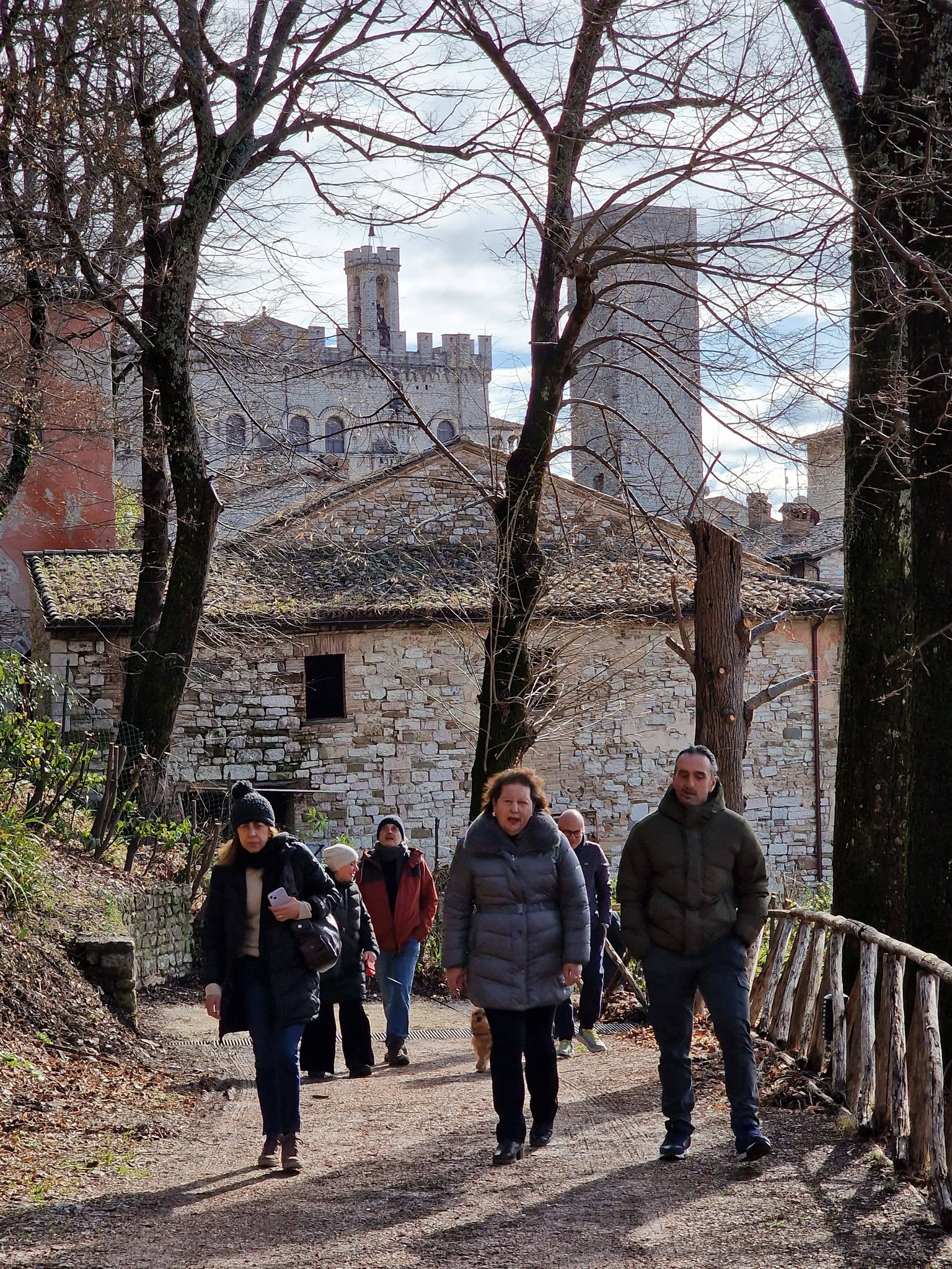 Un tratto del parco con affaccio sul Palazzo dei Consoli