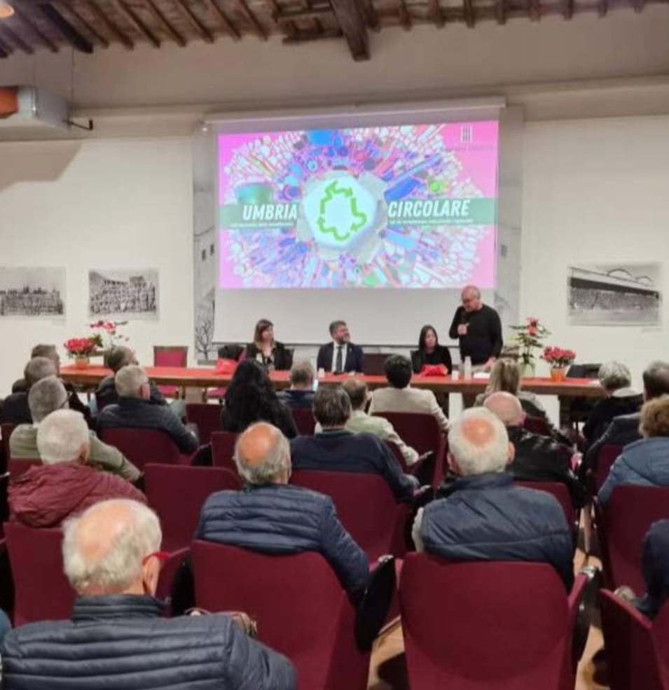 San Giustino – Al Museo del Tabacco si è parlato del futuro dei rifiuti in Umbria San Giustino – Al Museo del Tabacco si è parlato del futuro dei rifiuti in Umbria