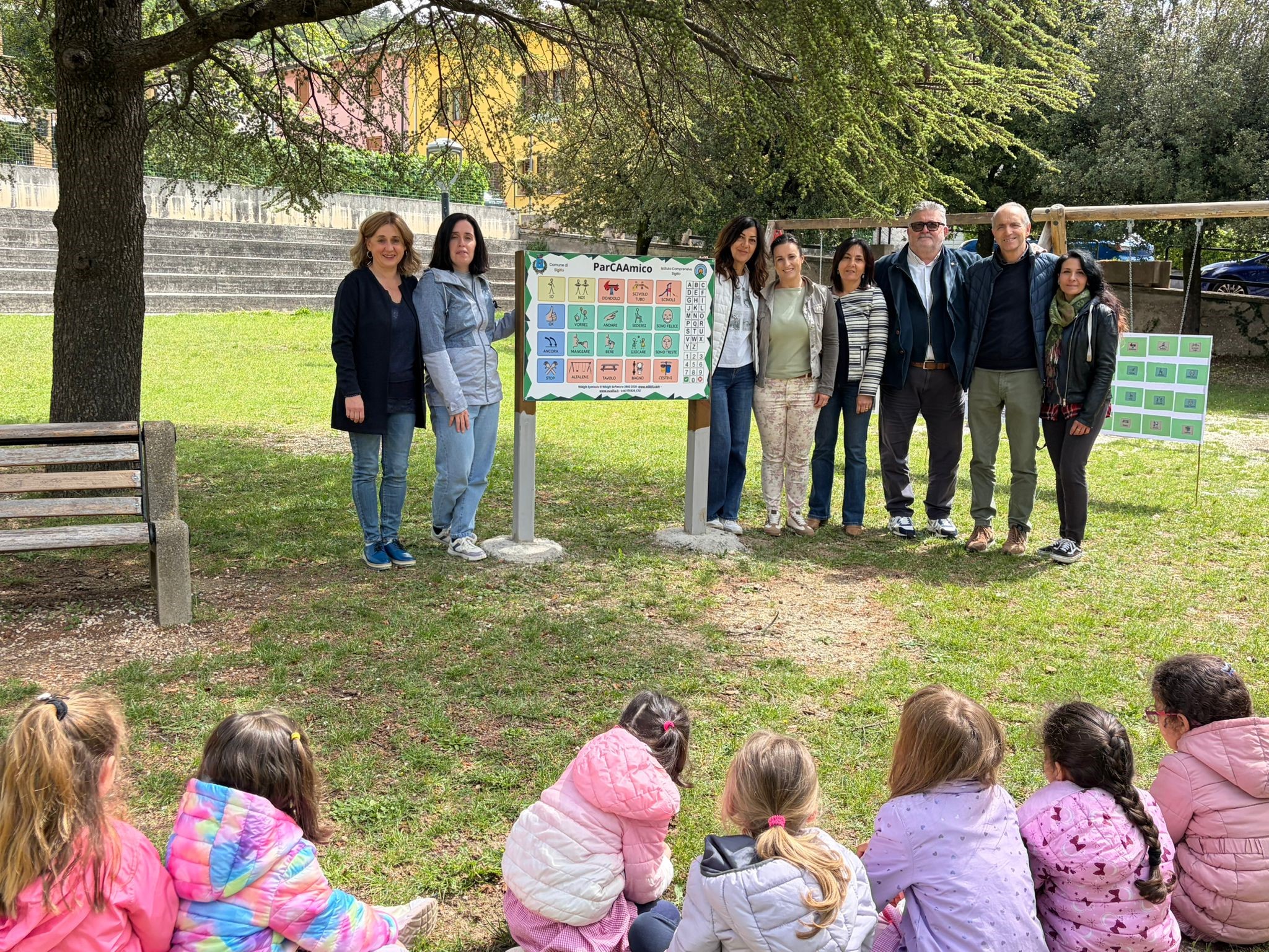 Sigillo – Inaugurati i nuovi pannelli comunicativi in CAA nei parchi giochi comunali Sigillo – Inaugurati i nuovi pannelli comunicativi in CAA nei parchi giochi comunali