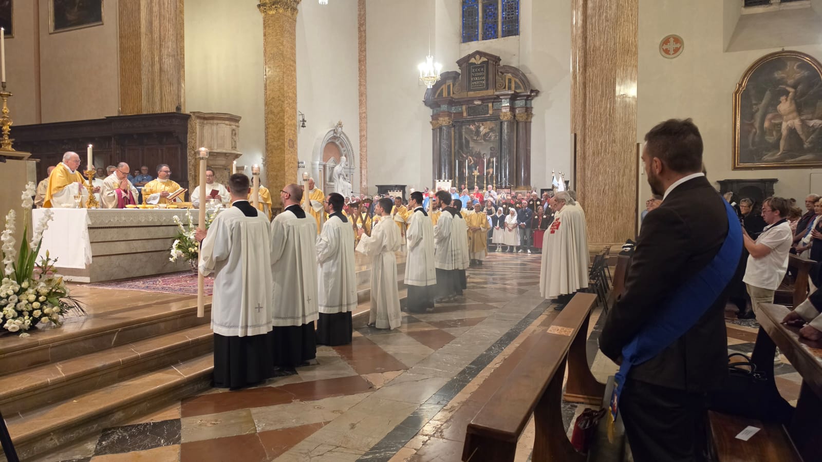 La Santa Messa nella Cattedrale di San Lorenzo