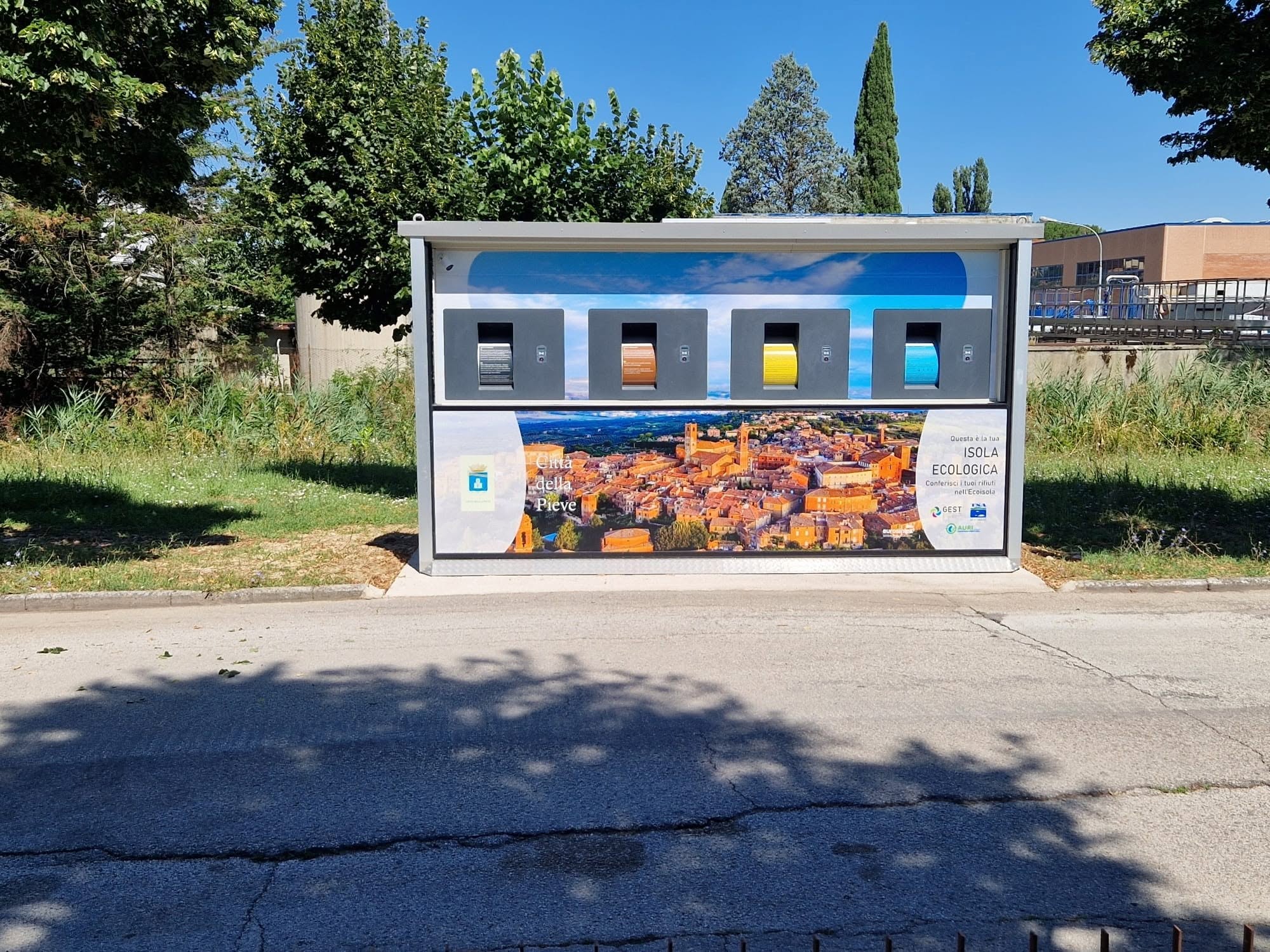 Rifiuti, completata l’installazione delle ecoisole informatizzate a Ponticelli e Po' Bandino Rifiuti, completata l’installazione delle ecoisole informatizzate a Ponticelli e Po' Bandino