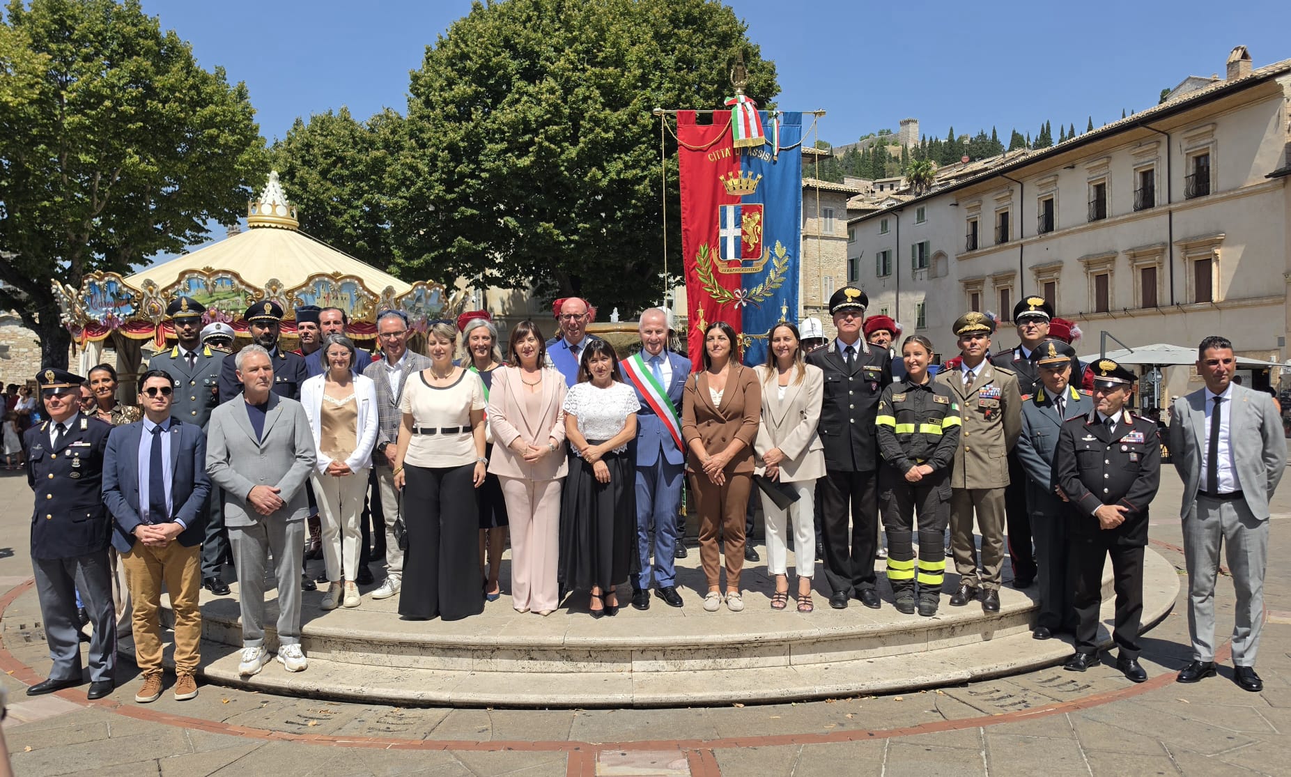 Assisi in festa per Santa Chiara, città riunita per le celebrazioni Assisi in festa per Santa Chiara, città riunita per le celebrazioni