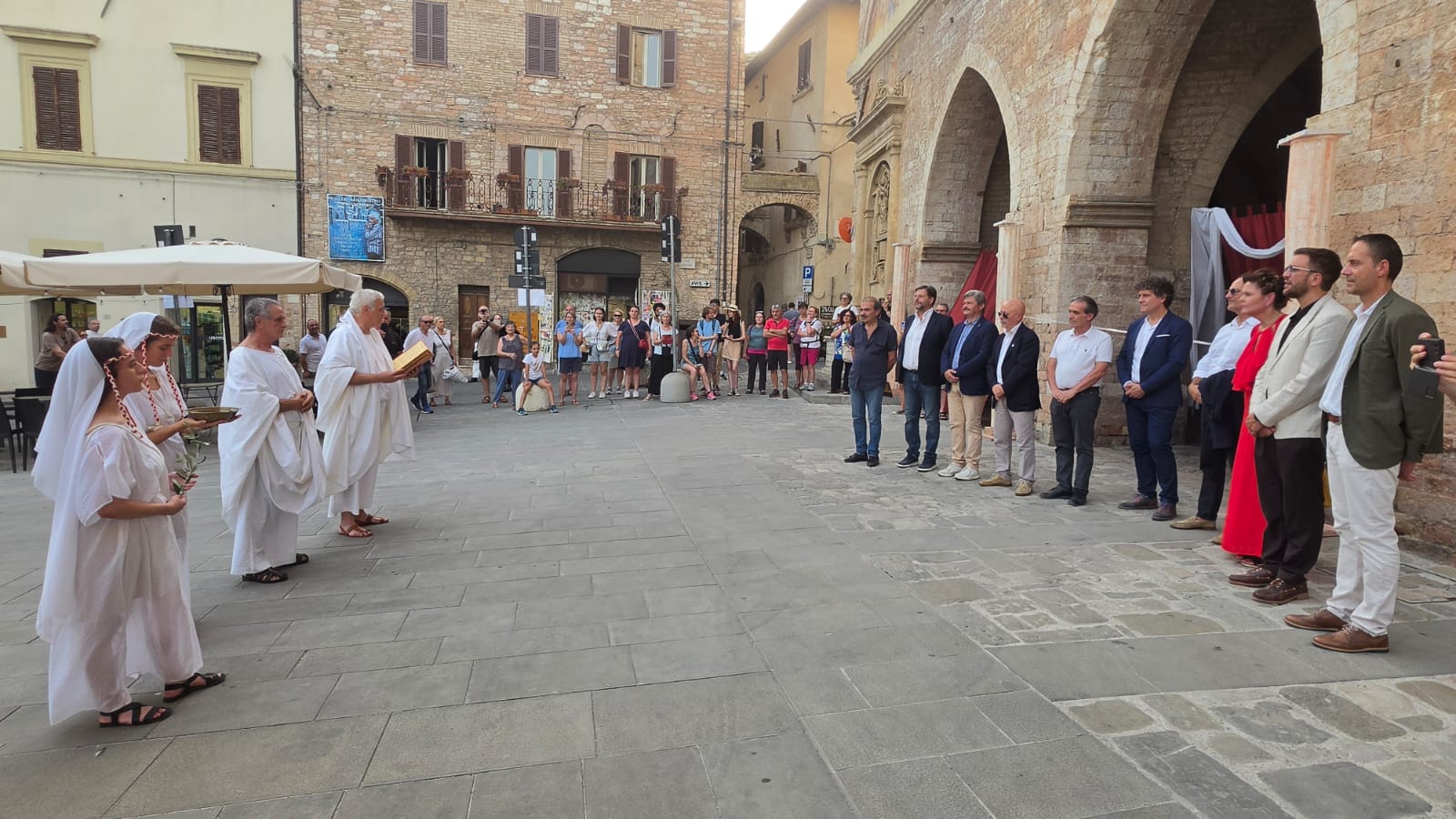 Assemblea dei Sindaci a Spello: rivive l’antico “Concilium Provinciae” Assemblea dei Sindaci a Spello: rivive l’antico “Concilium Provinciae”